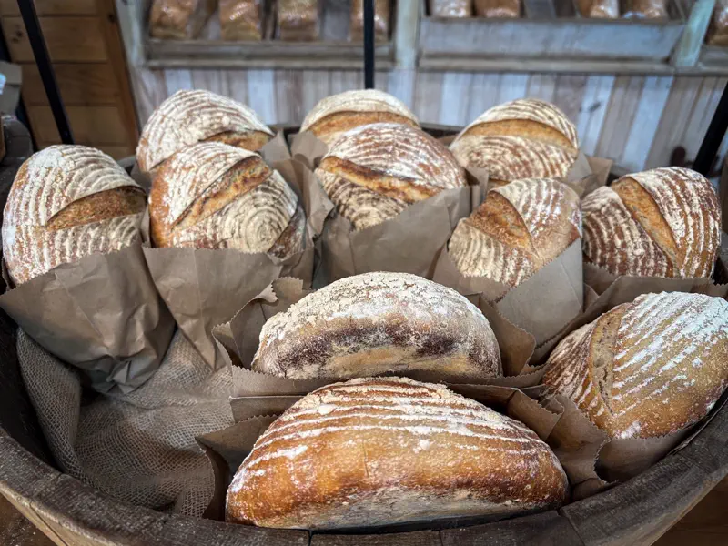 Bolsas de pan de masa madre listas para llevar